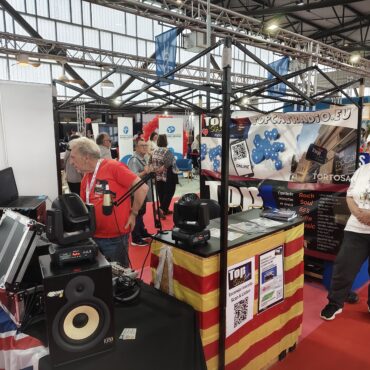 Photo of Norman Jay and Josie Garton at the TopCat Radio stand at Expo Ebre 2025.
